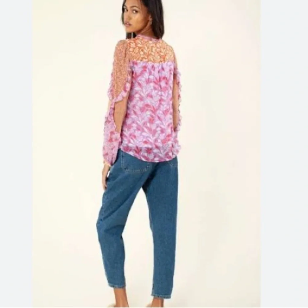 New: Hale Bop. Vana Silk Top. Size Small